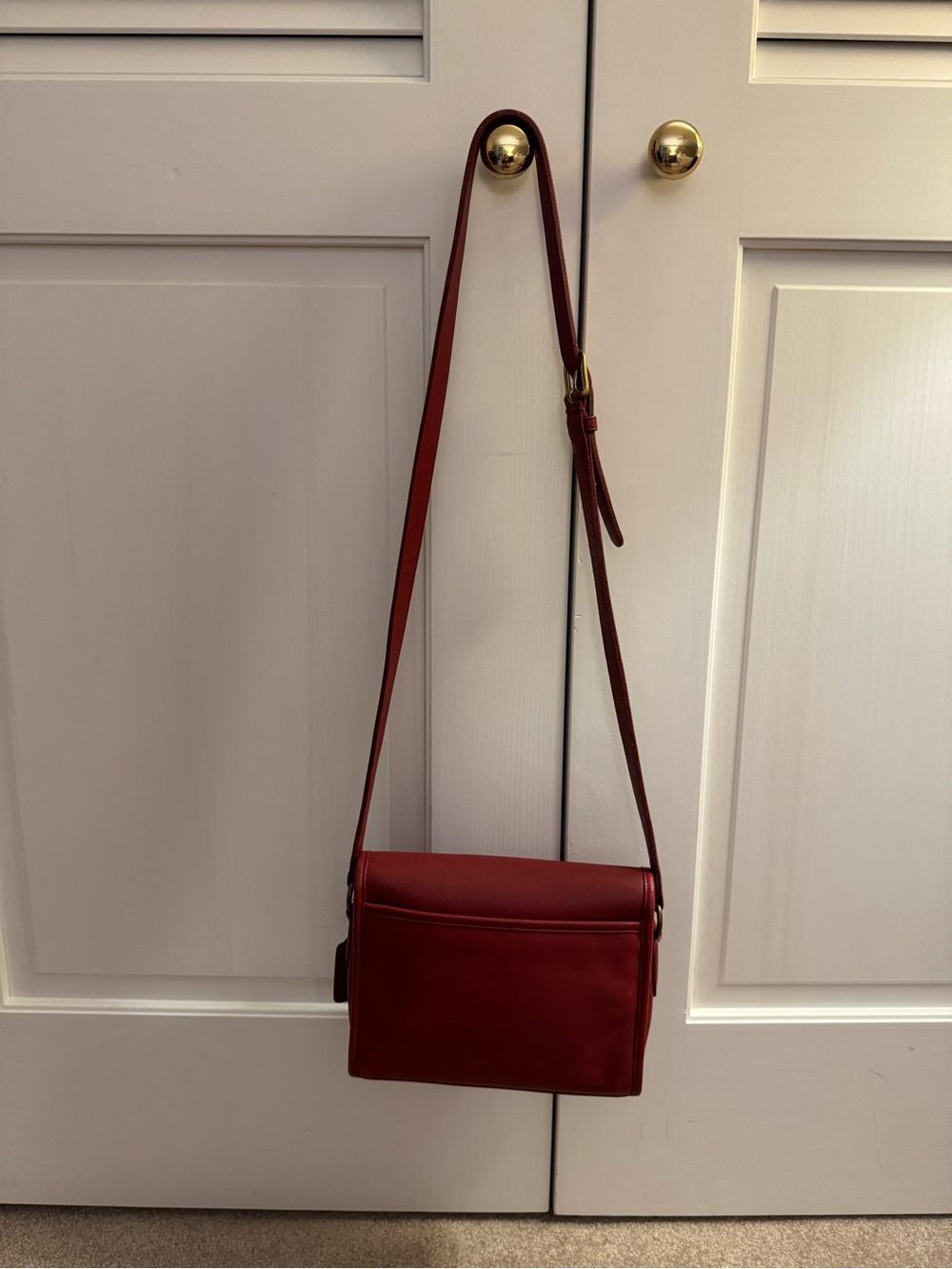 Vintage Coach Devon Bag - Leather Crossbody Bag with Turn-Lock Closure - Picture 3 of 10